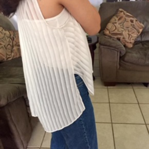 LOVE TREE minimal white sheer high low spli… - Picture 4 of 8